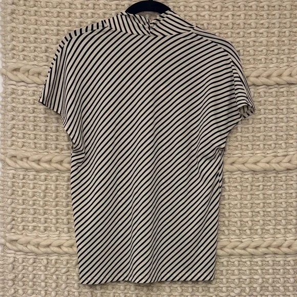 H&M Black & White Striped V-Neck XS - Picture 3 of 3